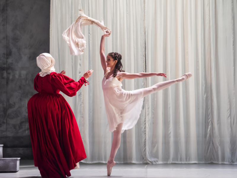Juliet Rsc Stage Performance Visitor+ Romeo and Juliet, 19-28 Sept